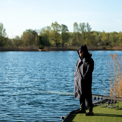 Frostfire Moonwrap Lite Waterproof Coat | Breathable Mesh Lined Outdoor Changing Robe